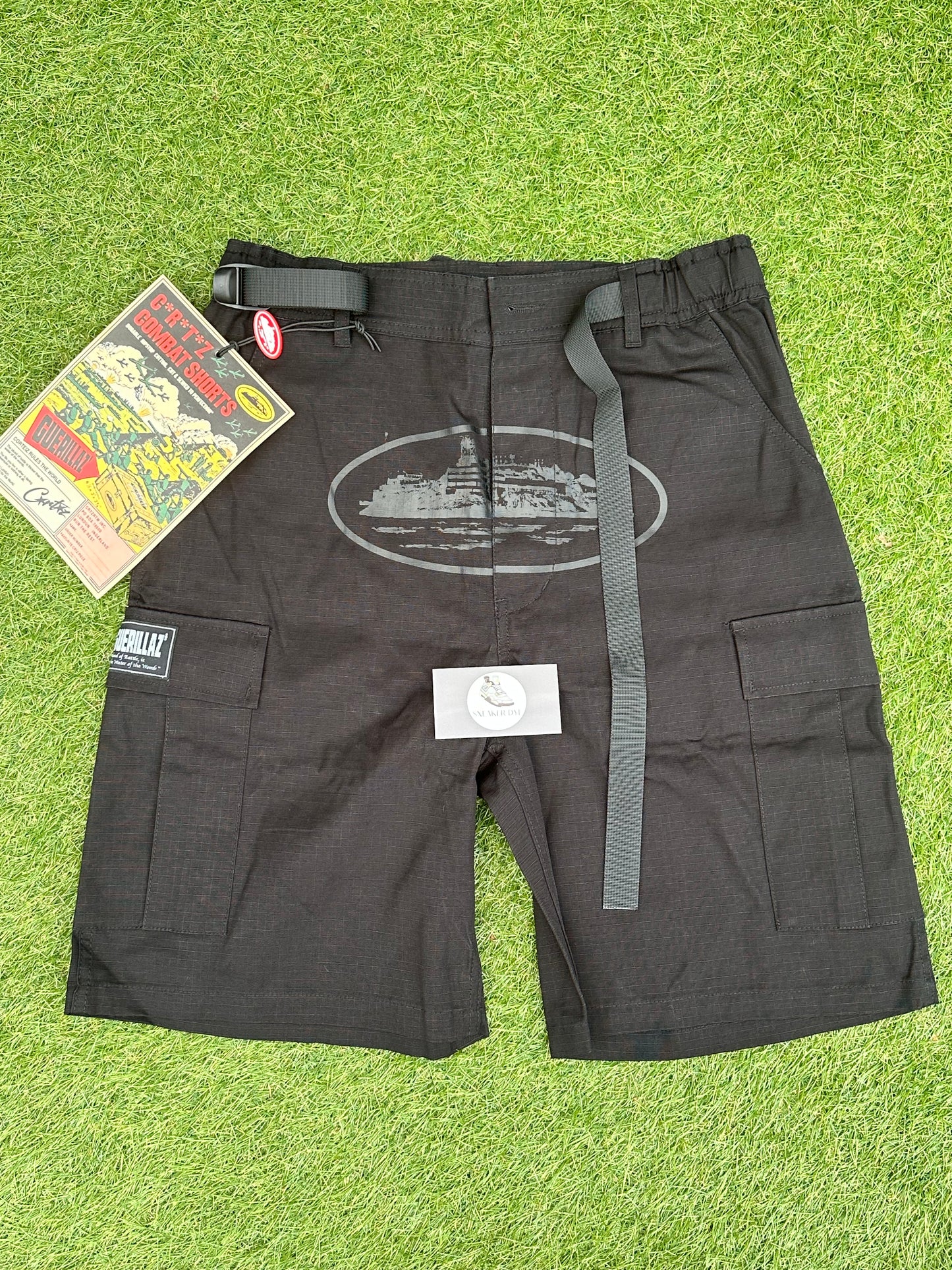 Corteiz Cargo Shorts ‘Triple Black’ - Sneaker Dyl 