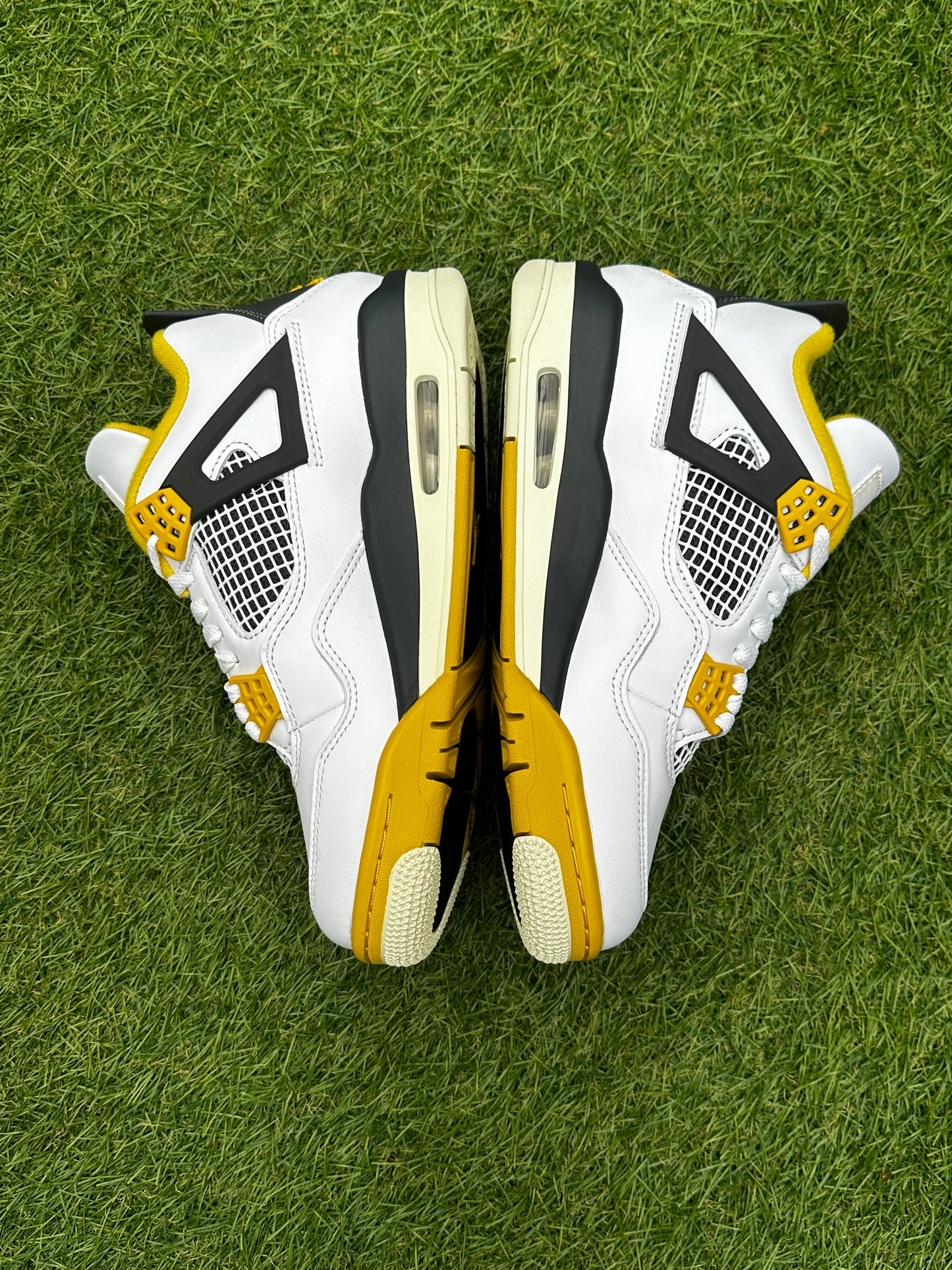 Nike Air Jordan 4 ‘Vivid Sulfur’ (Women’s)